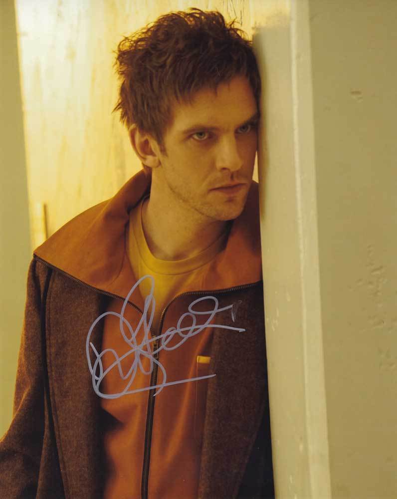 Dan Stevens In-Person AUTHENTIC Autographed Photo Poster painting SHA #46471