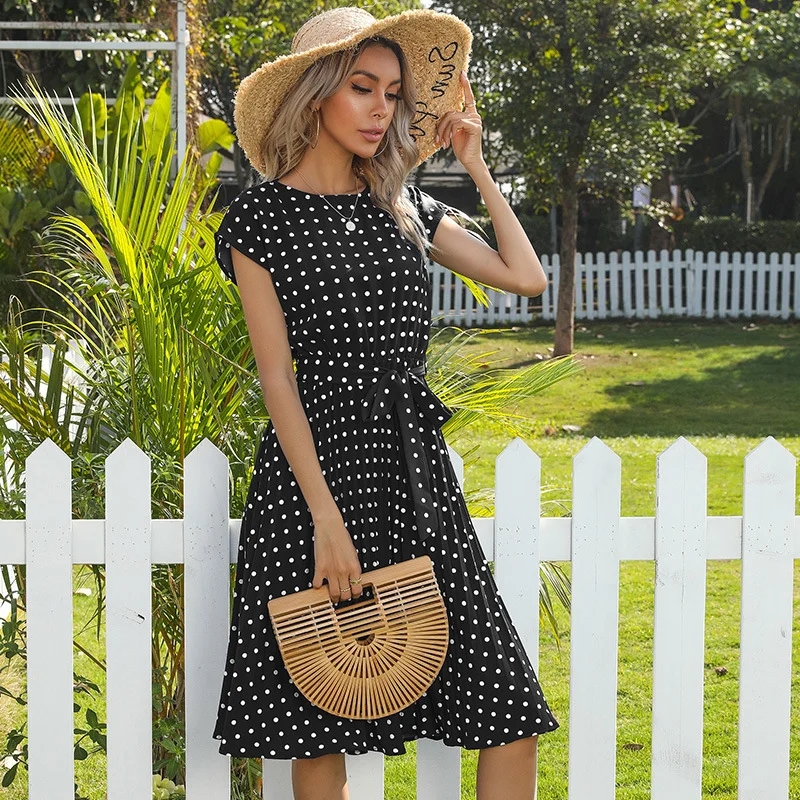 Party Dresses Essentials for Senior Ladies: Balancing Fashion and Function