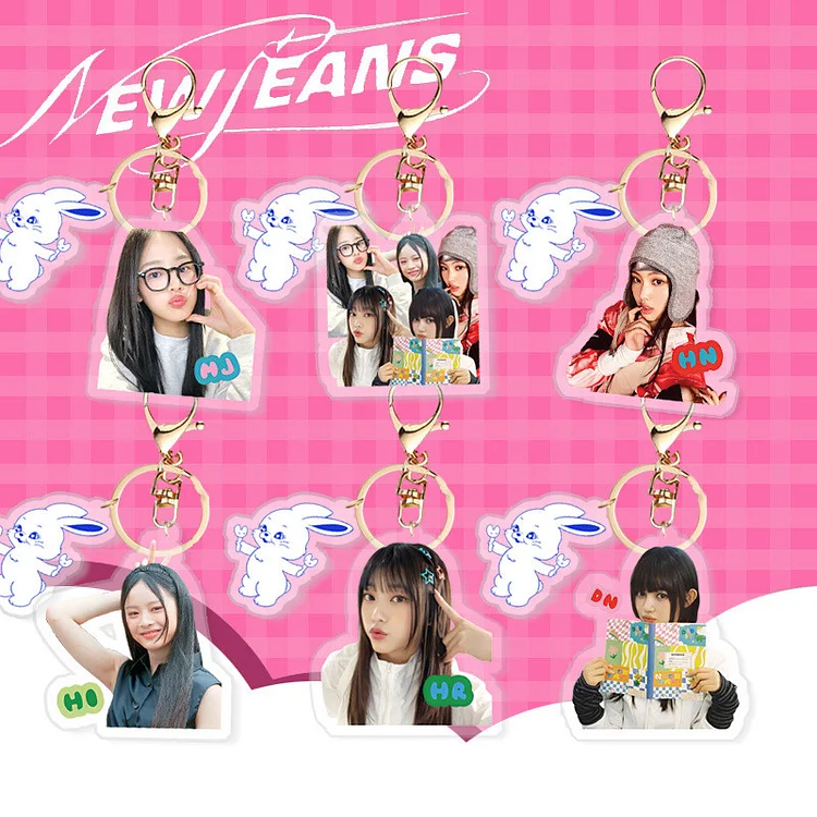 NewJeans Member Cute Photo Keychain