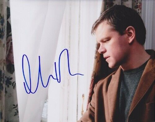 Matt Damon Signed - Autographed The Bourne Identity 8x10 inch Photo Poster painting with COA