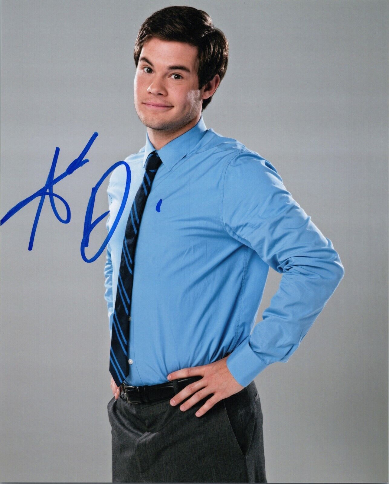 ~~ ADAM DEVINE Authentic Hand-Signed PITCH PERFECT