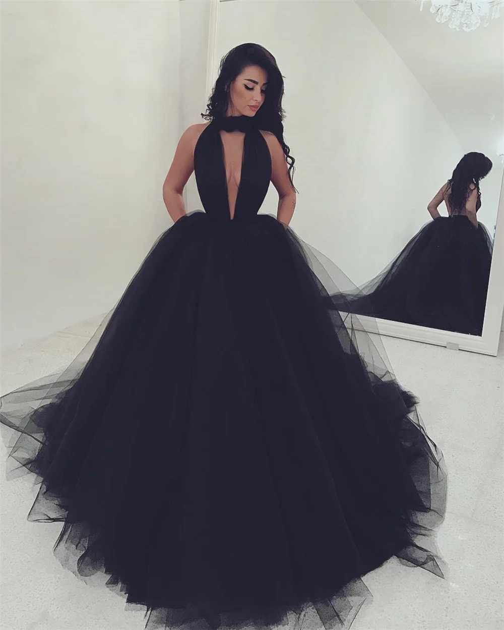 Black Tulle Princess Evening Dress Halter Backless Floor Length Sexy Prom Party Gowns 2020 High Quality Arabic Women Dresses