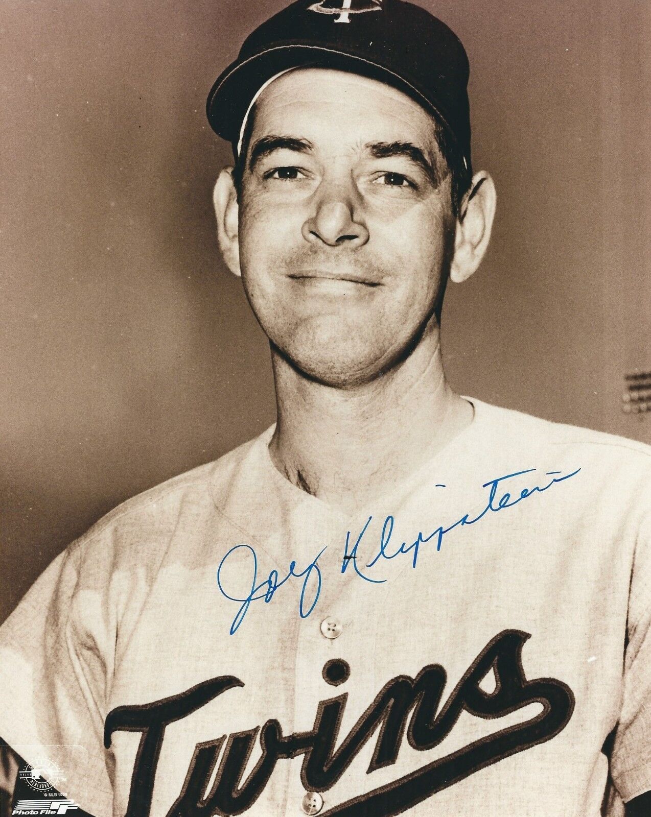 Signed 8x10 JOHNNY KLIPPSTEIN Minnesota Twins Autographed Photo Poster painting - COA