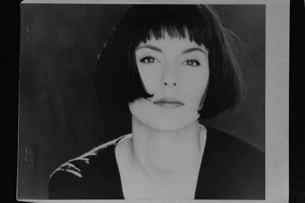 Michelle Forbes - 8x10 Headshot Photo Poster painting with Resume - Homicide