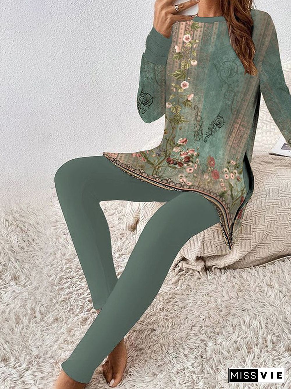 Women Casual Long Sleeve Round Neck Graphic Floral Printed Two-Piece Set