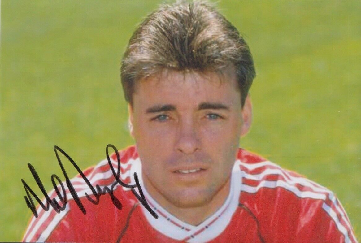 MAL DONAGHY HAND SIGNED 6X4 Photo Poster painting MANCHESTER UNITED FOOTBALL AUTOGRAPH 1