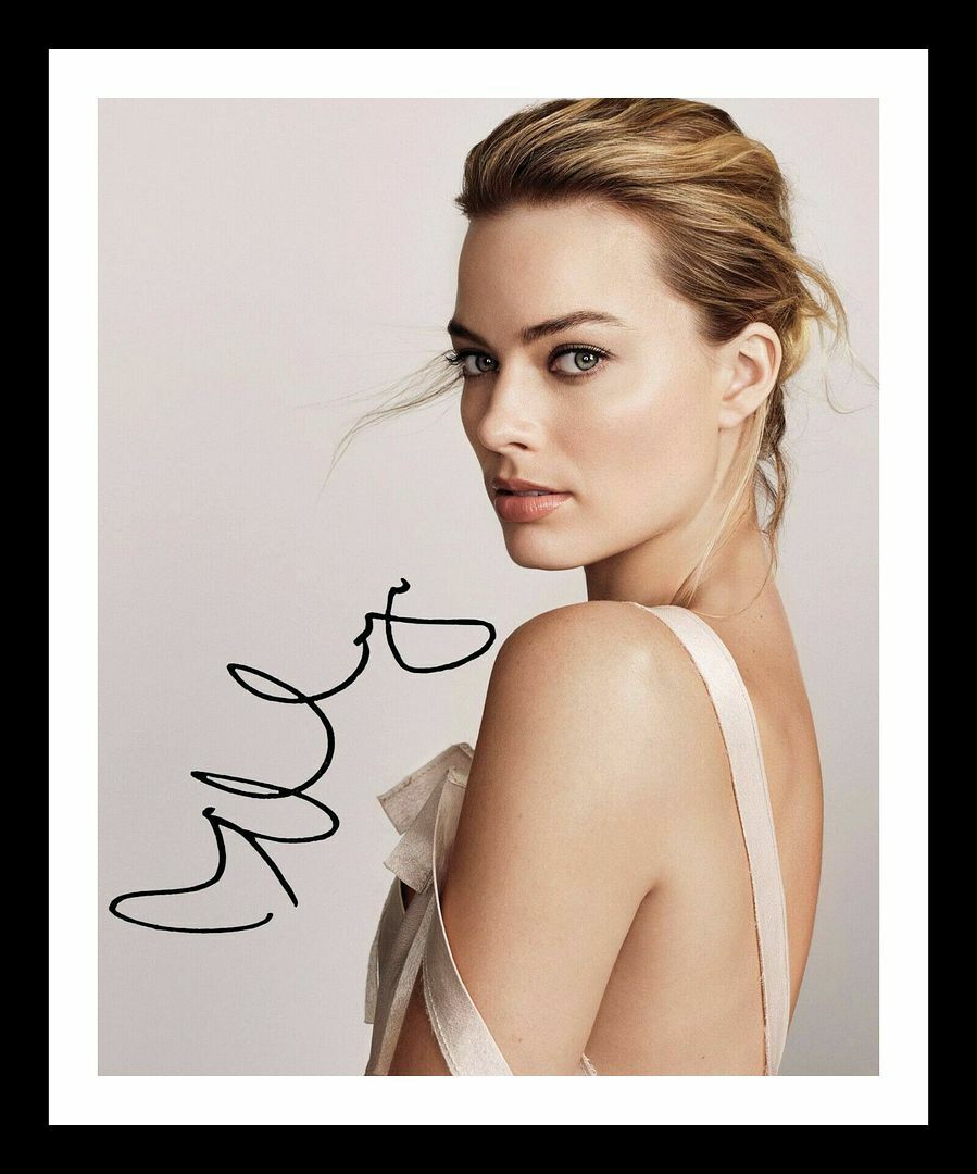 Margot Robbie Autograph Signed & Framed Photo Poster painting 4