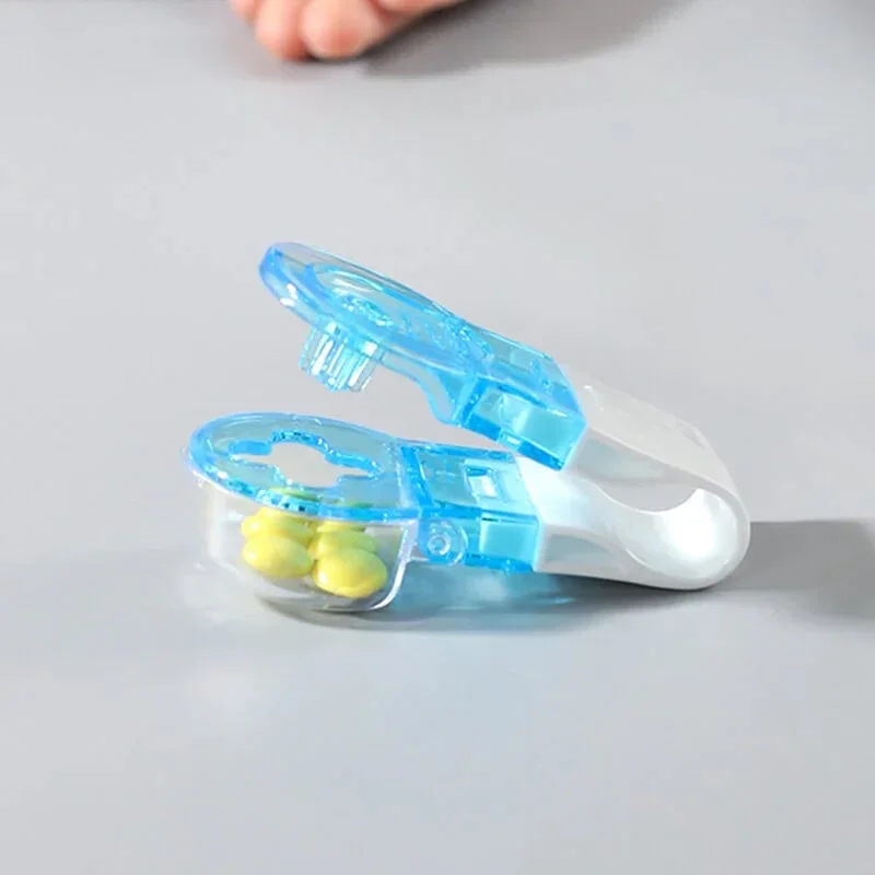 🔥Hot Sale 49% Off💊Portable Pill Taker Household Gadgets 