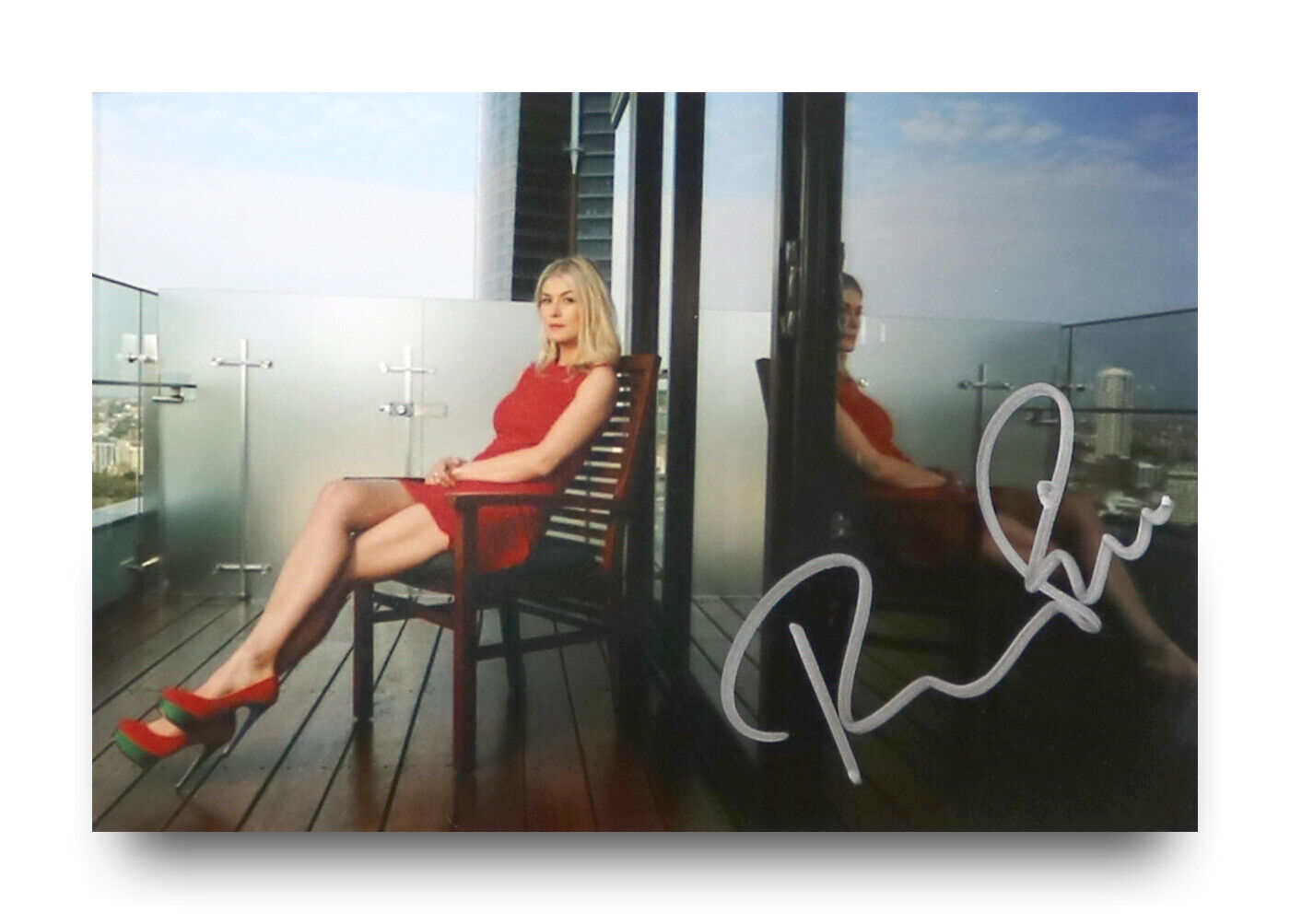 Rosamund Pike Signed 6x4 Photo Poster painting James Bond Gone Girl Autograph Memorabilia + COA