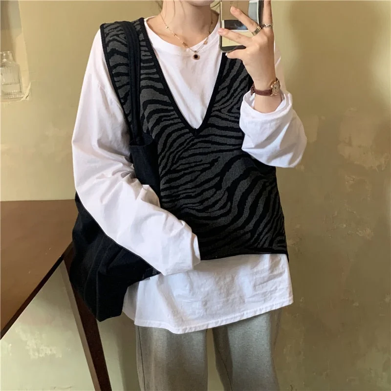 Sweater Vest Women Zebra Striped V-neck Harajuku Streetwear Oversize Ulzzang Stylish Retro Soft Casual Outwear Korean Simple Ins