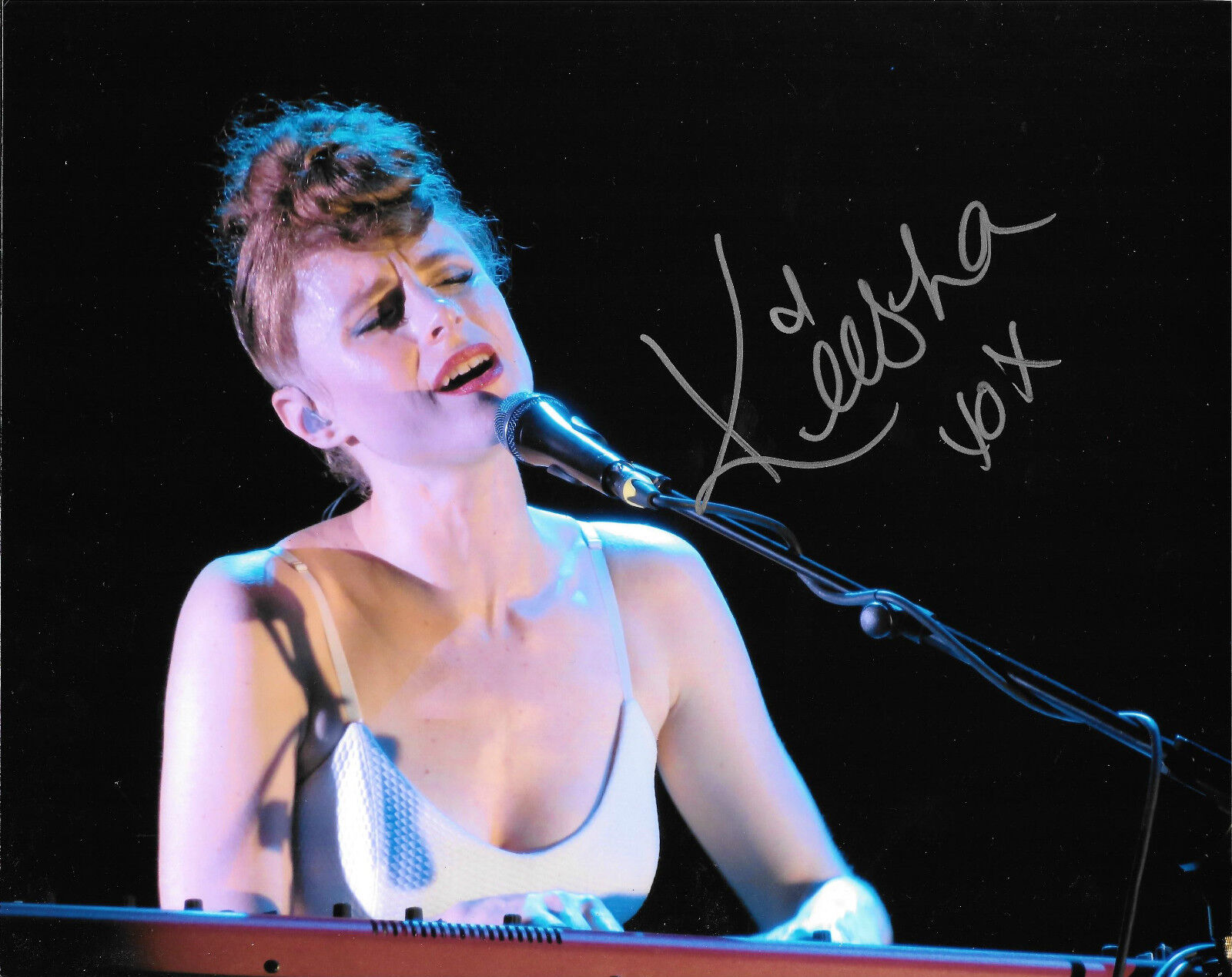 GFA Sexy Canadian Pop Star * KIESZA * Signed 8x10 Photo Poster painting AD3 COA