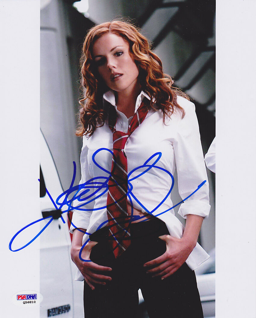 Kathleen Robertson SIGNED 8x10 Photo Poster painting Beverly Hills 90210 PSA/DNA AUTOGRAPHED