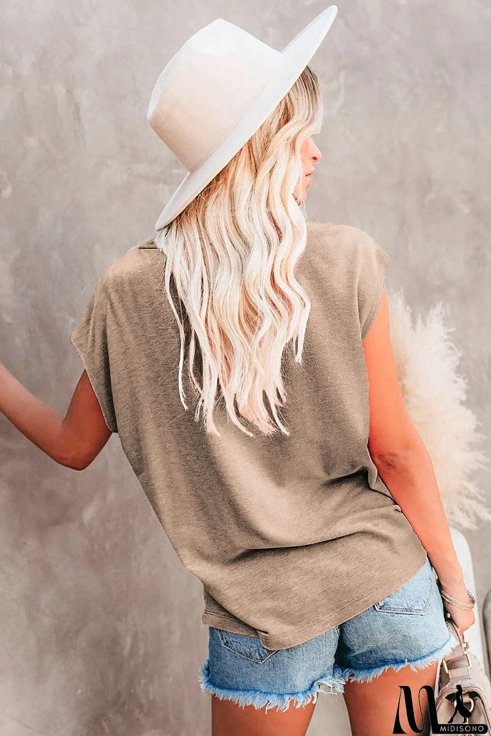 MidiSono - Pocketed Tee with Side Slits