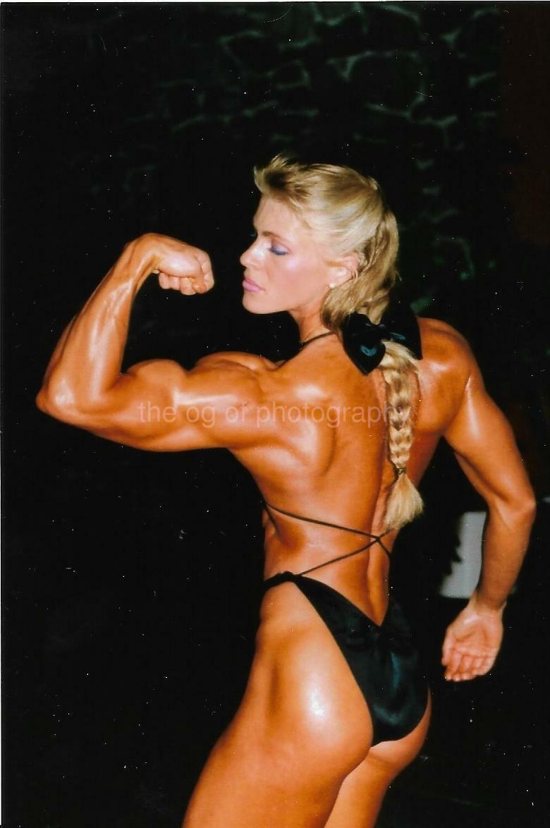 FOUND Photo Poster painting Color Portrait ANJA LANGER Female BODYBUILDER Muscle GIRL 112 25 N