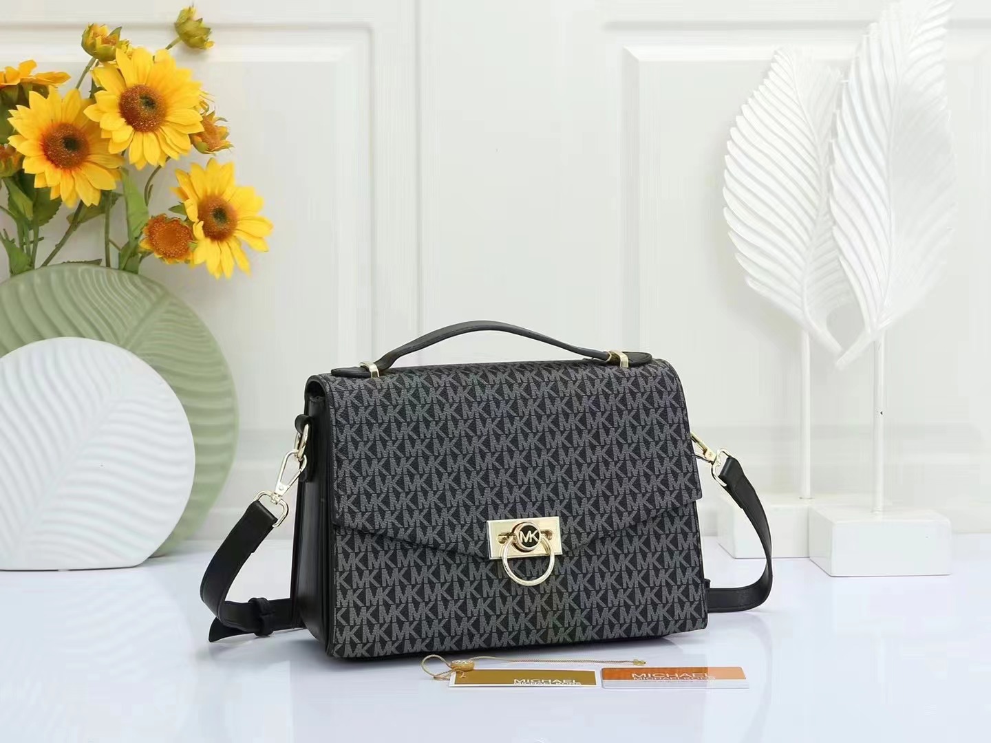 [Factory Direct Sales🔥🔥🔥] 2023 Latest MICHAEL KORS Women’s Gold Buckle Flap Envelope Shoulder Crossbody Bag - Middle East Sale💥💥💥