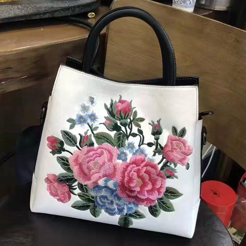 MOTAORA Luxury Women Shoulder Bag 2022 New High Quality Embroidered Women Handbags Chinese Style Embossed Crossbody Bag Ladies