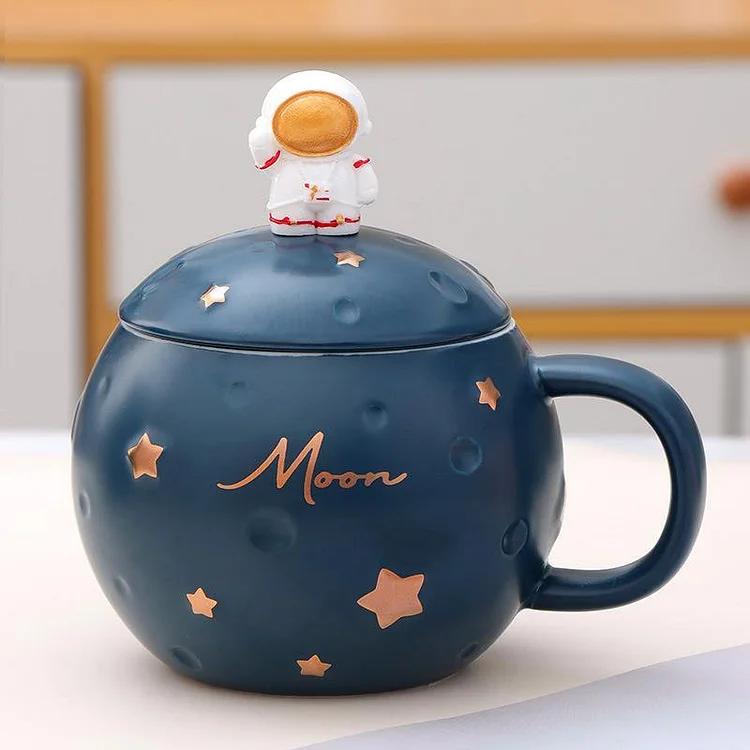 Creative Spaceman Planet Mug with Lid Spoon Round Ceramic Mug
