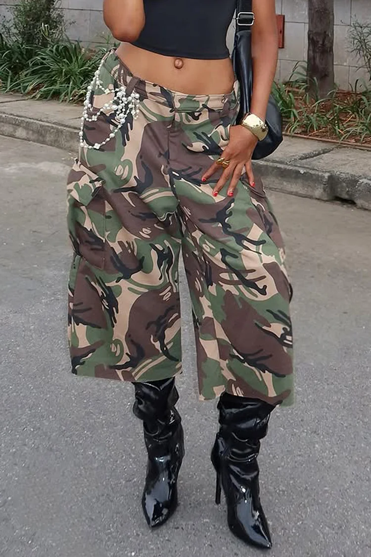 Plus Size Daily Army Green Camo Pocket Capri Pants [Pre-Order] 2024 - Xpluswear