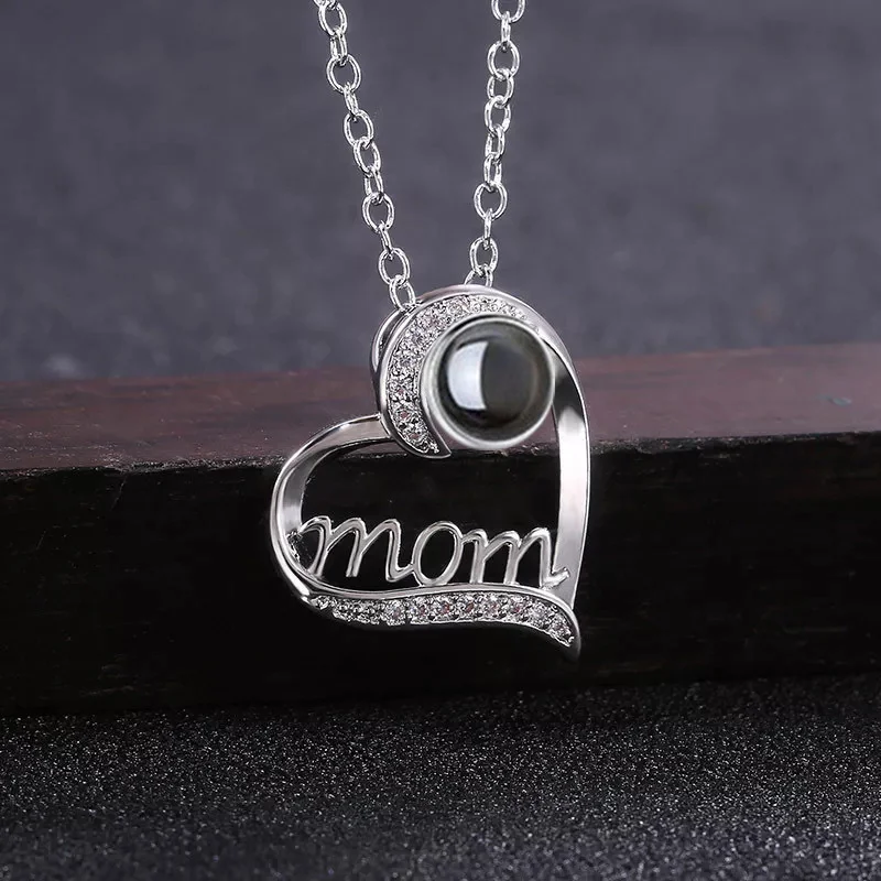 Vangogifts Mom Heart Projection Custom Photo Necklace Mother's Day Mother‘s Birthday Gift