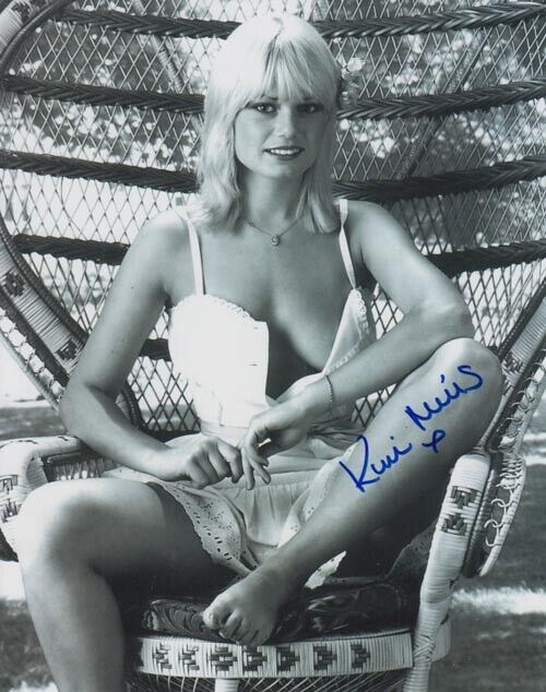 KIM MILLS 007 JAMES BOND AUTHENTIC AUTOGRAPH FOR YOUR EYES ONLY POOL GIRL!