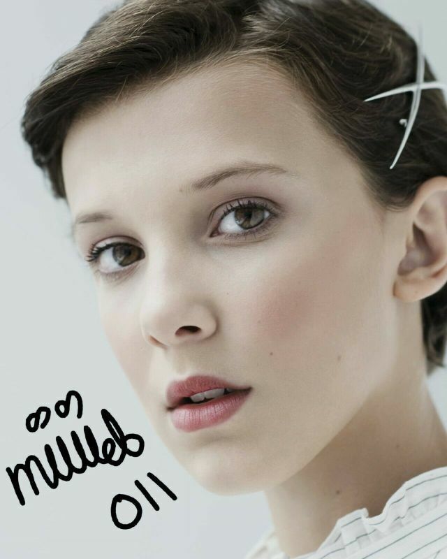 Millie Bobbie Brown Autograph Signed Photo Poster painting Print