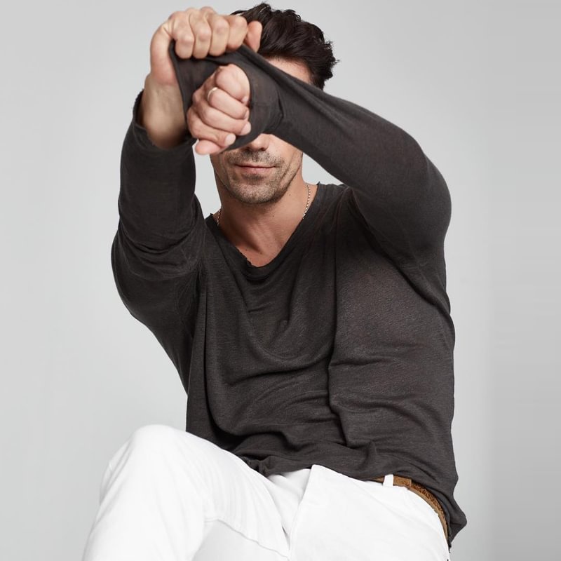 Mens Basic Round Neck Long Sleeve T-Shirt