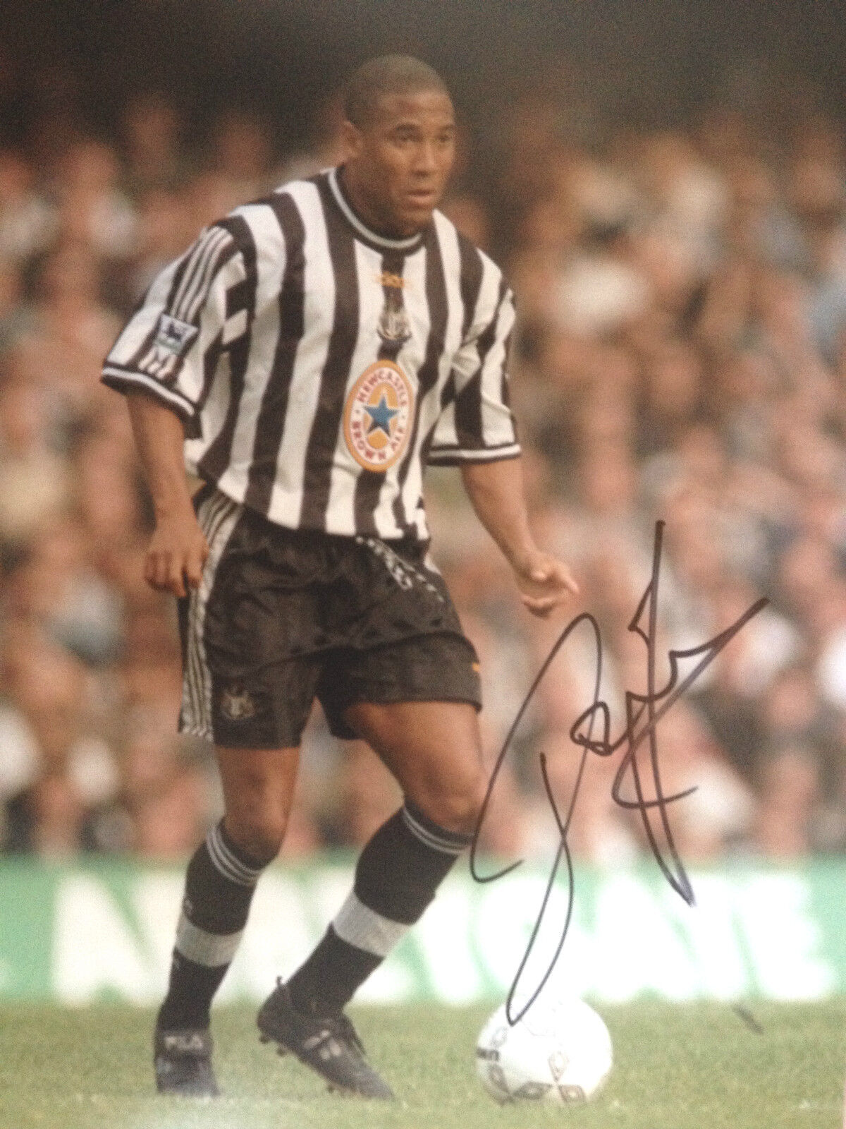 JOHN BARNES - FORMER NEWCASTLE FOOTBALLER - BRILLIANT SIGNED COLOUR Photo Poster paintingGRAPH