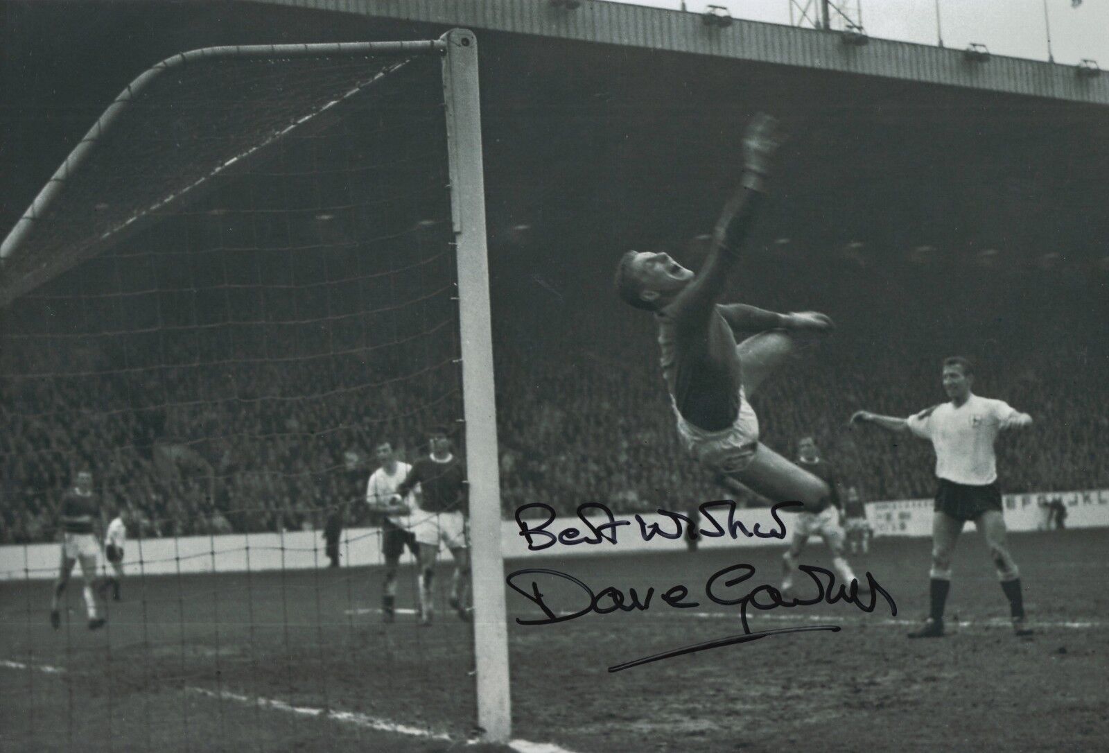 Dave Gaskell Hand Signed Manchester United 12x8 Photo Poster painting.