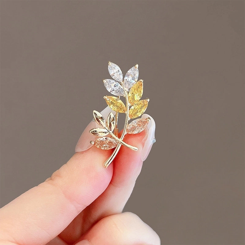 Small Brooch Simple Butterfly Brooch High-end Female Temperament Niche Design Pin New Dragonfly Brooch