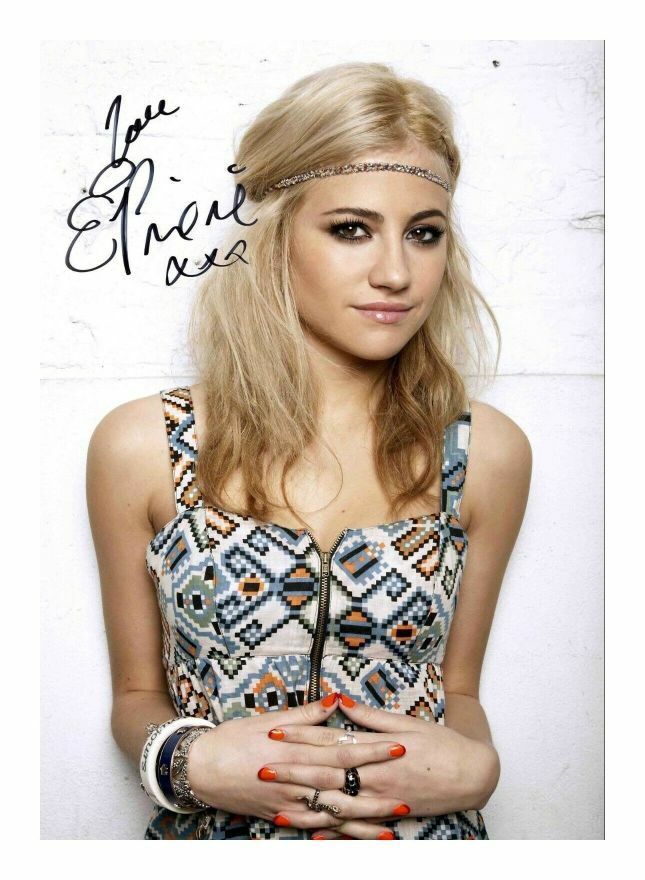 PIXIE LOTT AUTOGRAPH SIGNED PP Photo Poster painting POSTER