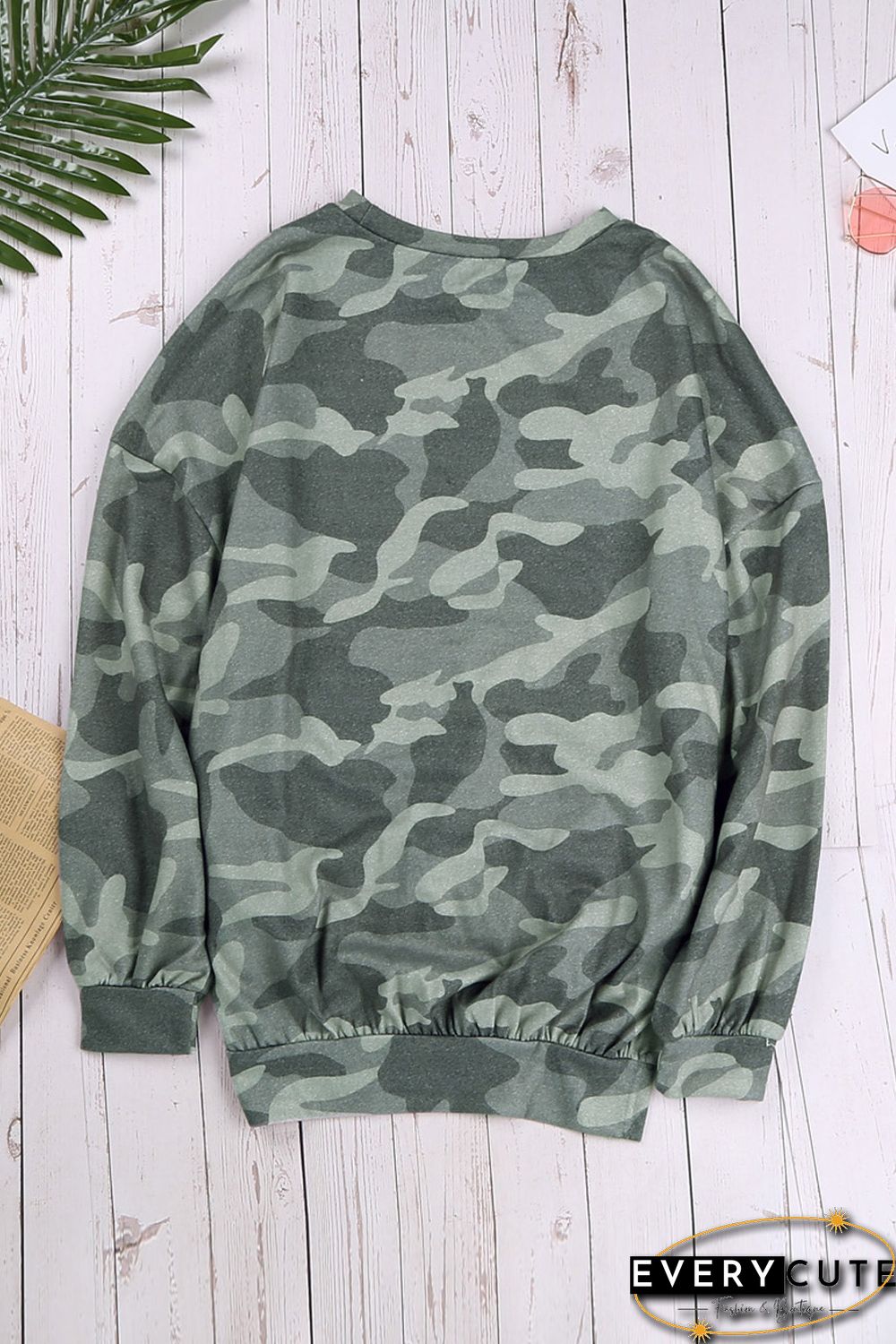 High-low Edge Camo Print Sweatshirt