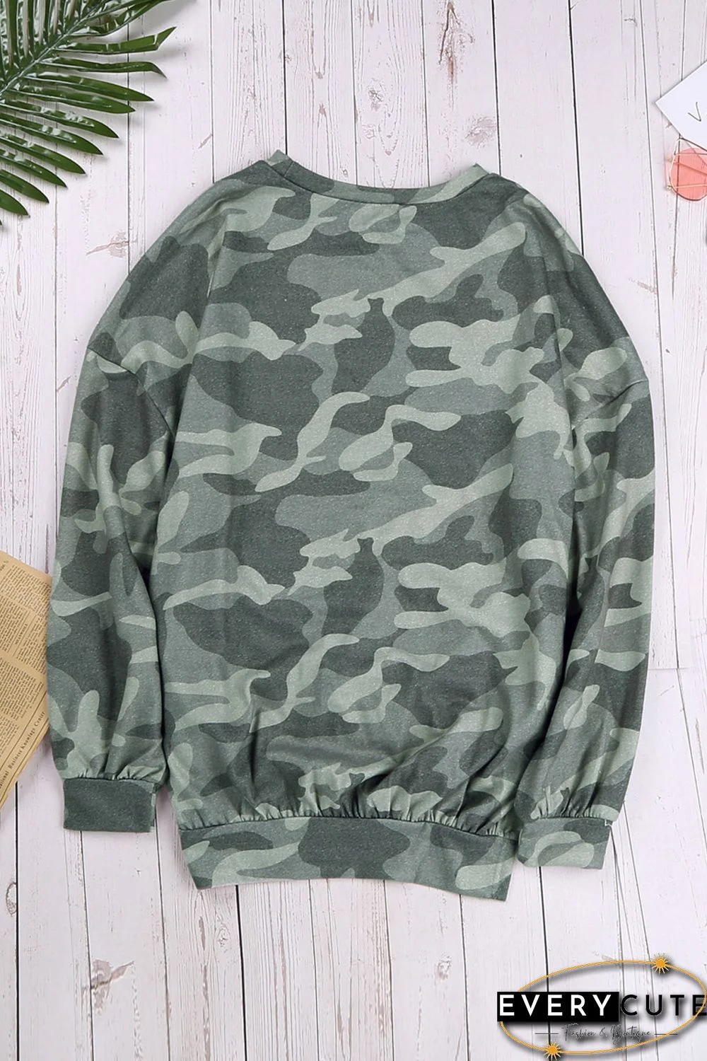 High-low Edge Camo Print Sweatshirt