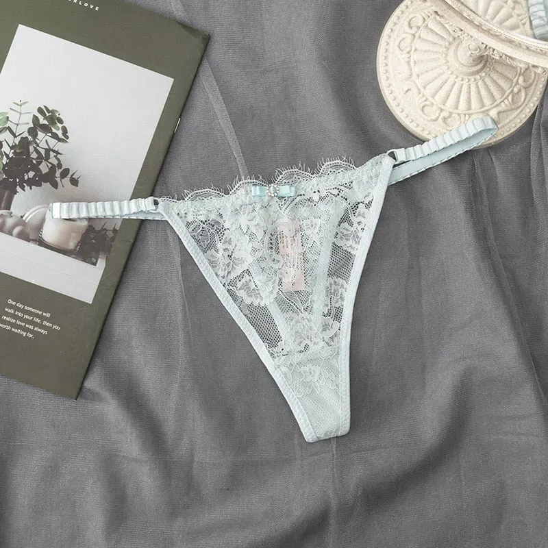 European Style Thong Sexy Lace Panties Low Waist Seamless Fashion Hollow Out G-Gtring Women' Transparent T Pants Female Lingerie