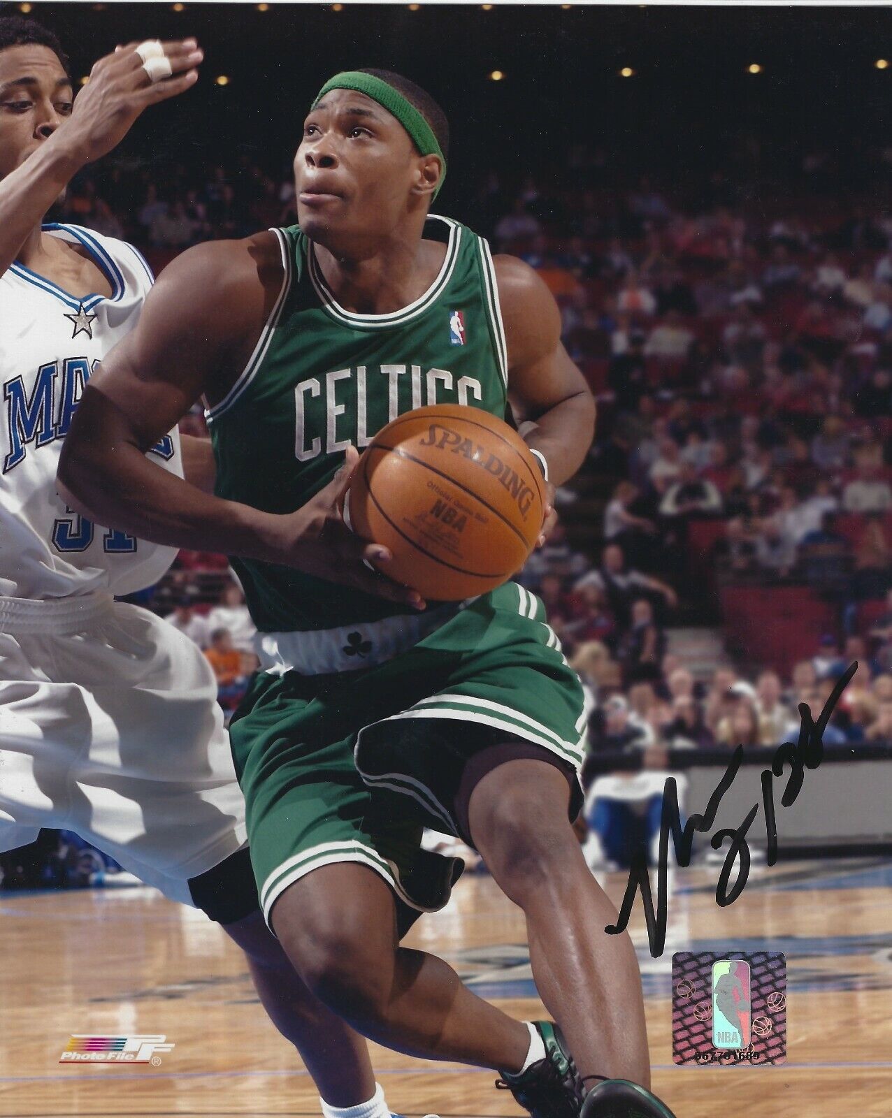 Signed 8x10 MARCUS BANKS Boston Celtics Autographed Photo Poster painting w/ COA