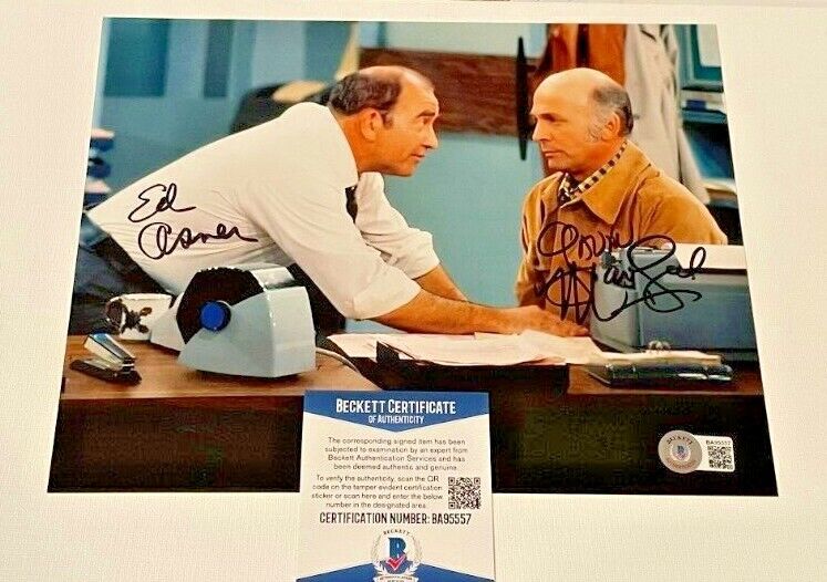 GAVIN MACLEOD-ED ASNER SIGNED MARTY TYLER MOORE 8X10 Photo Poster painting BECKETT CERTIFIED