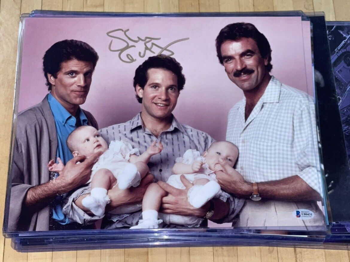 Steve Guttenberg as Jack Bonner in Cocoon signed 11x14 Photo Poster painting BAS Beckett COA