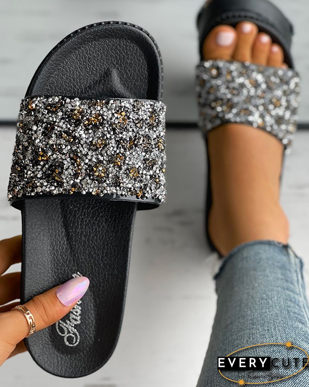 Cheetah Pattern Studded Casual Slippers