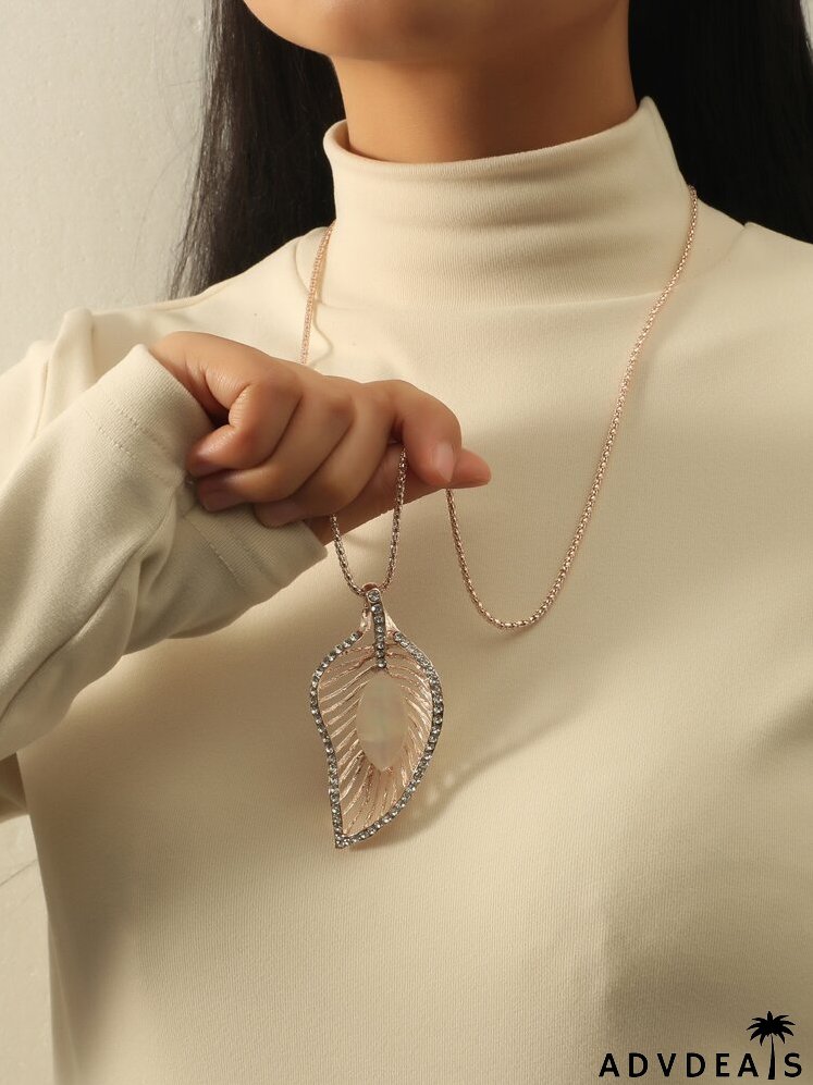 Hollow Leaf Pendant Necklace