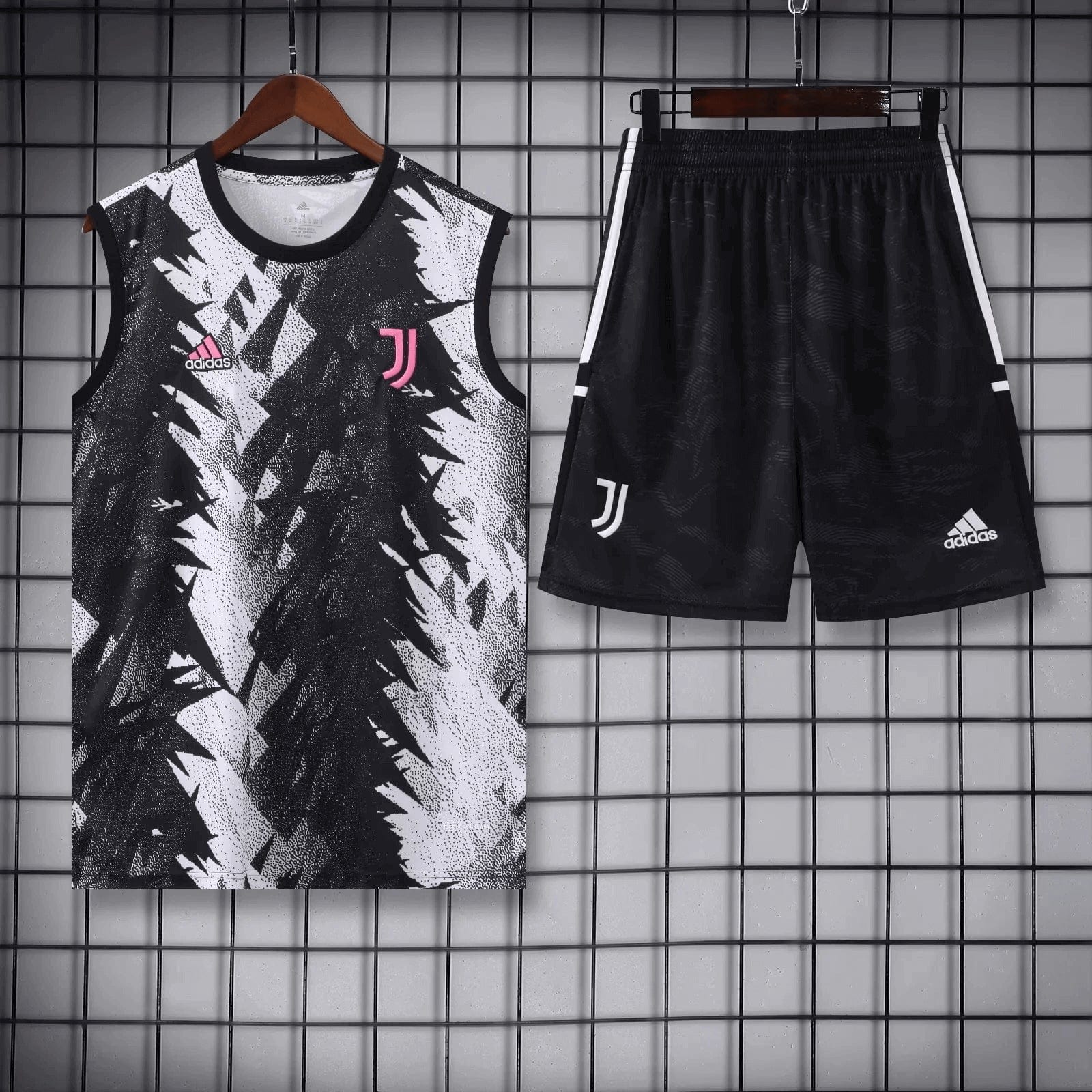 2023/2024 Juventuspre-match training Black-White Jersey+Shorts 1:1 Thai Quality mysite