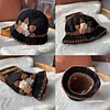 Chapeau seau en crochet &agrave; fleurs vintage
