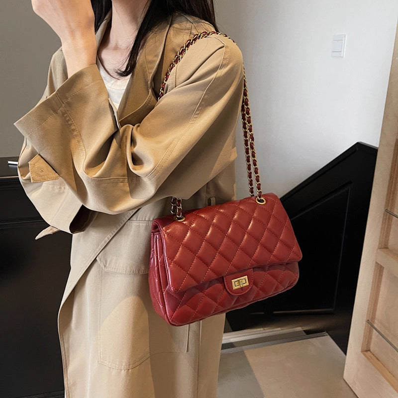 Women’s Medium Pu Leather Solid Color Elegant Streetwear Square Lock Clasp Shoulder Bag