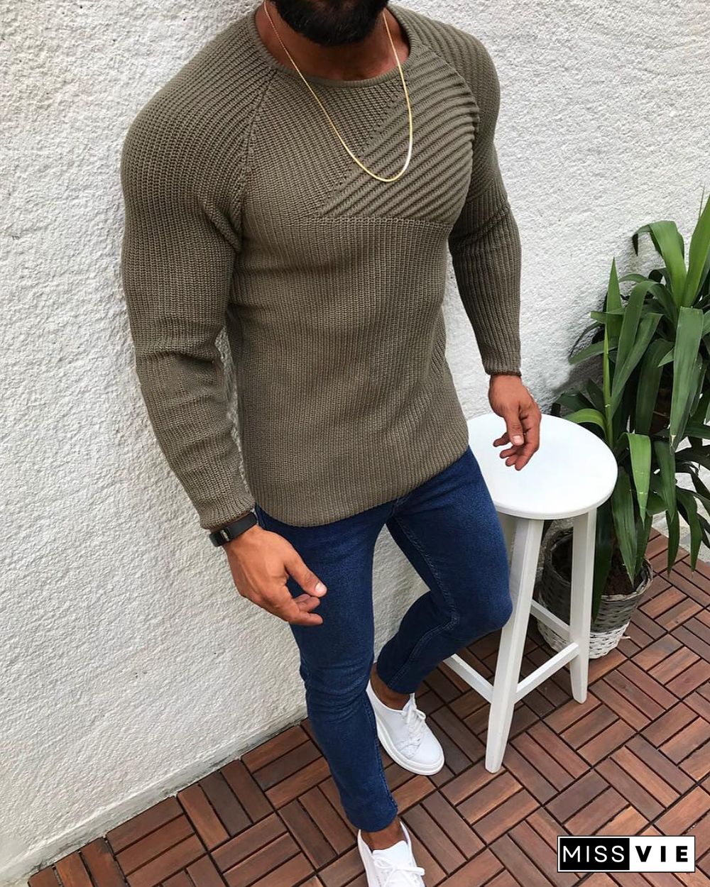 Autumn and Winter Slim Fitting Long Sleeve Round Neck Pullover Sweater Top