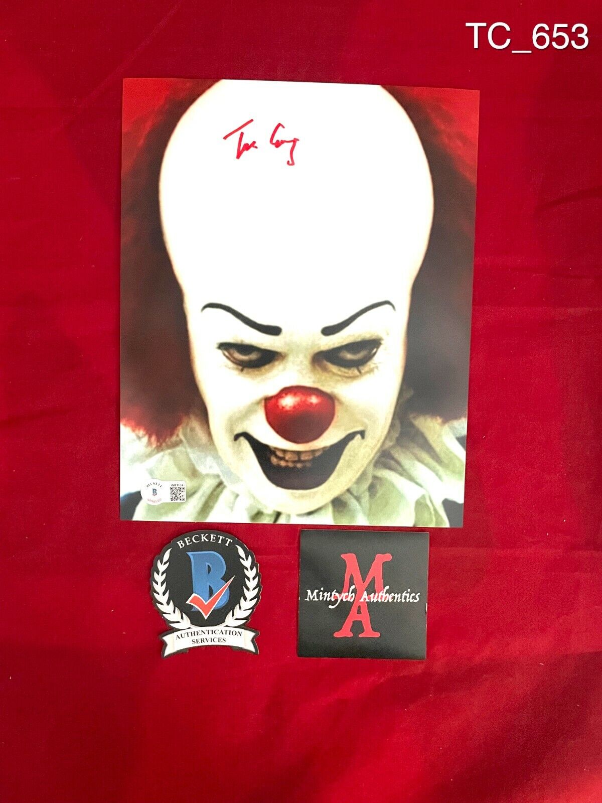 TIM CURRY AUTOGRAPHED SIGNED 8x10 Photo Poster painting! PENNYWISE! IT! HORROR! BECKETT COA!