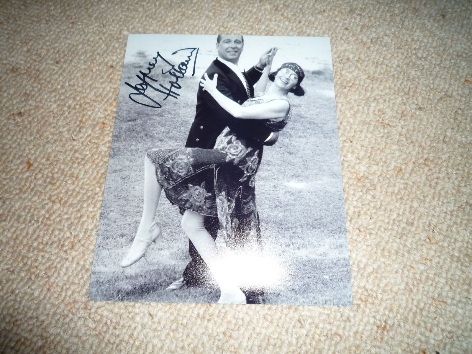 JEFFREY HOLLAND signed autograph In Person 8x10 (20x25 cm) HI-DE-HI