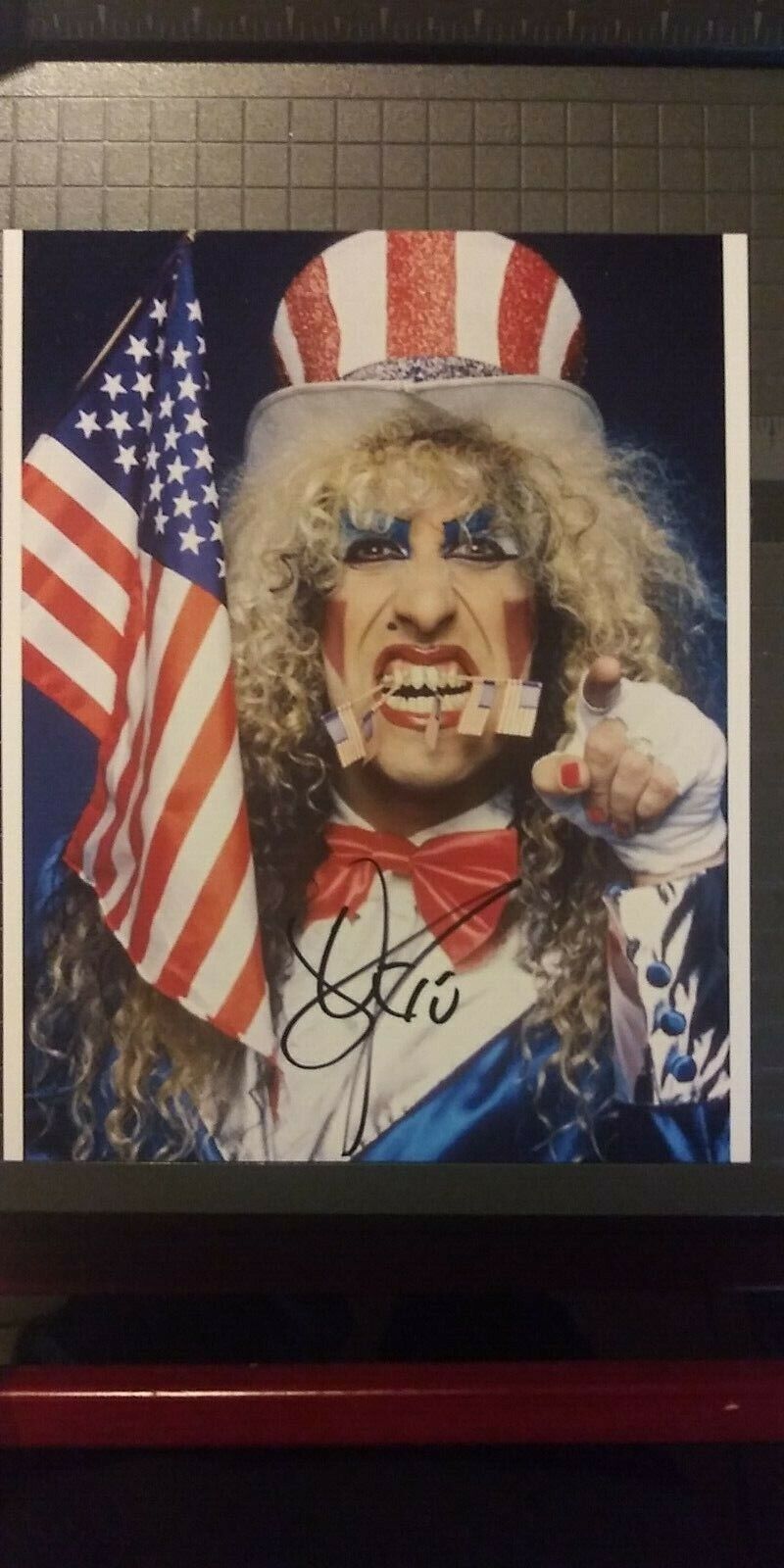 Dee Snider signed 8x10