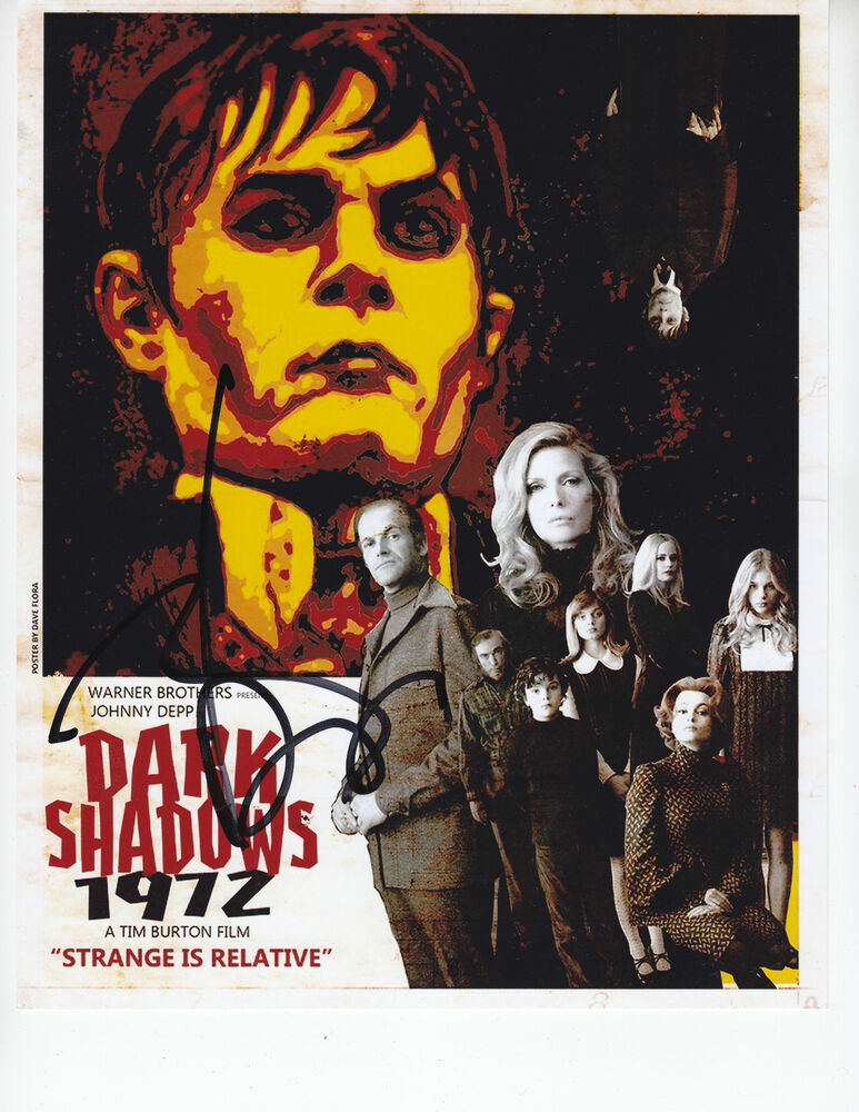 Johnny Depp - DARK SHADOWS - signed 8x10    * RARE IMAGE *