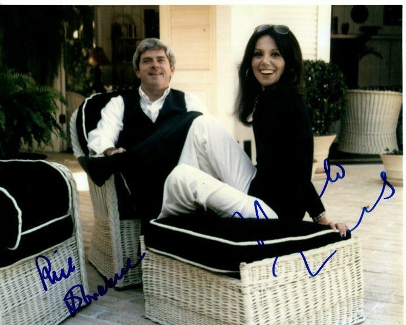 Phil donahue and marlo thomas signed autographed Photo Poster painting