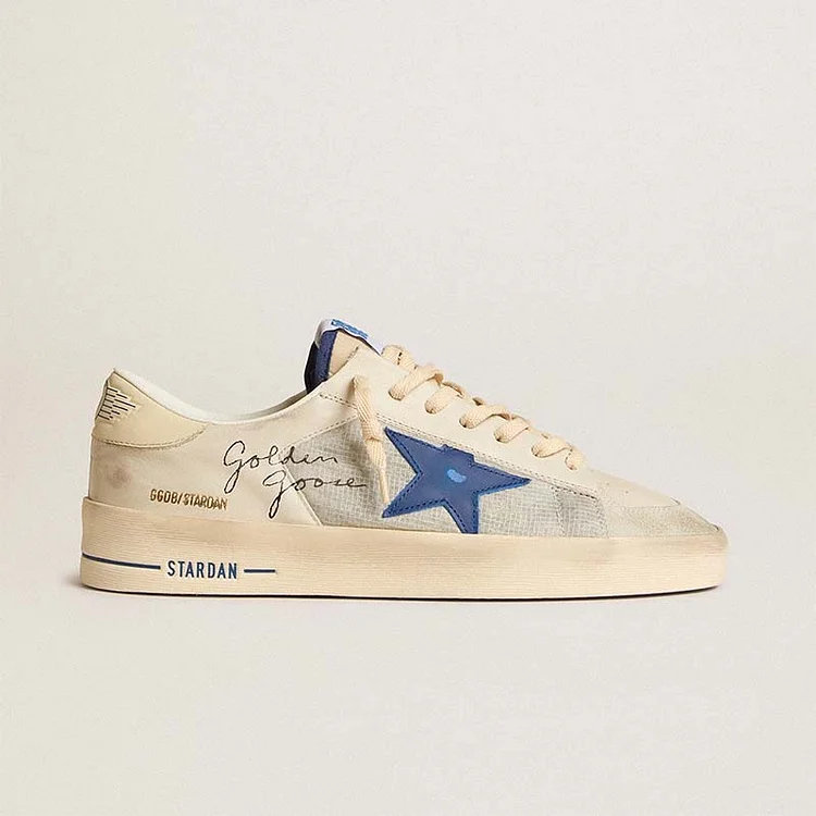Golden Goose Stardan hombre de nailon con estrella de piel azul y refuerzo del talón de piel marfil