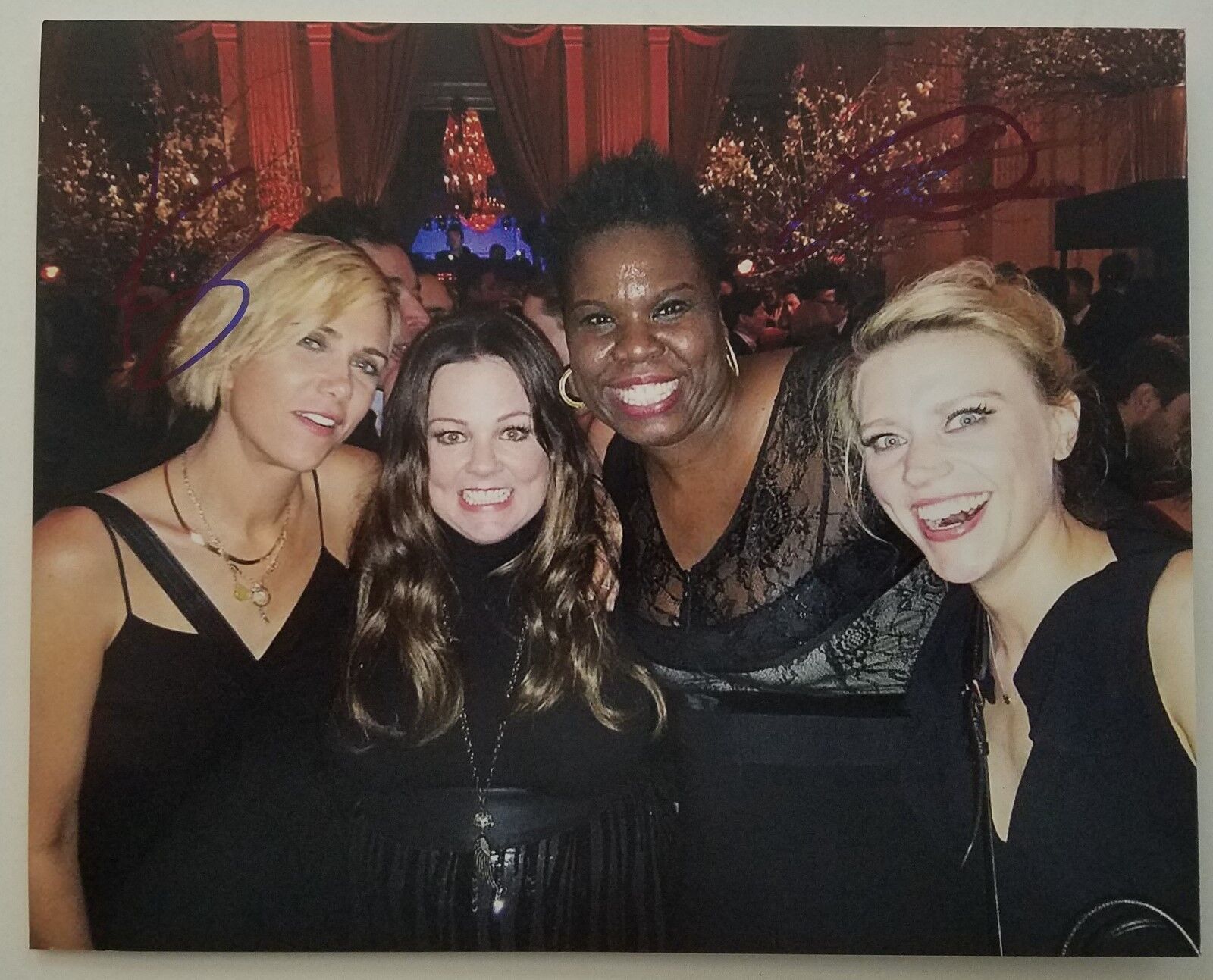 Kristen Wiig Leslie Jones Signed Ghostbusters 8x10 Photo Poster painting Saturday Night Live RAD