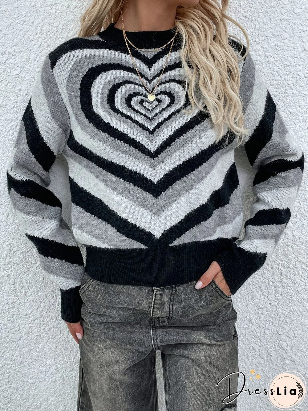 Casual Heart Graphic Pullover Sweater